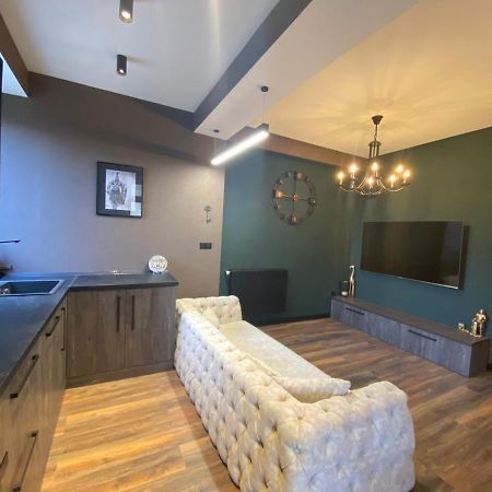 New Apartment With Terrace Tbilisi Bagian luar foto